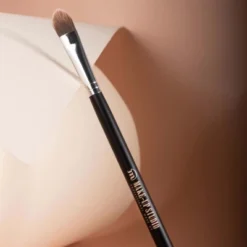 Eyeshadow Camouflage Age Nylon Brush - 25 By Make-Up Studio For Women - 1 Pc Brush -Up&Up GUEST e0c556a9 9d94 46b8 96d4 1e032d87eb5a