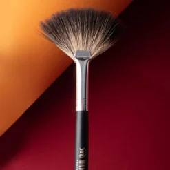 Fan Shaped Brush - 31 By Make-Up Studio For Women - 1 Pc Brush -Up&Up GUEST e9d1050e 9a36 4285 a7b4 880081274317